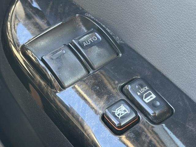 ハイエースバン スーパーGL ダークプライム 特別使用者 禁煙車 純正ナビ ワンセグ バックカメラ 両側スライドドア ビルドインETC DVD視聴可 AC100V電源 プッシュスタート LEDヘッドライト Bluetooth接続 メーター交換車(61枚目)