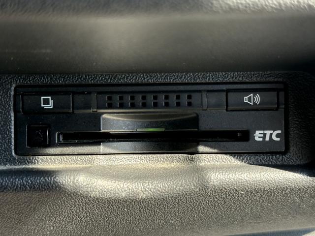 ハイエースバン スーパーGL ダークプライム 特別使用者 禁煙車 純正ナビ ワンセグ バックカメラ 両側スライドドア ビルドインETC DVD視聴可 AC100V電源 プッシュスタート LEDヘッドライト Bluetooth接続 メーター交換車(69枚目)