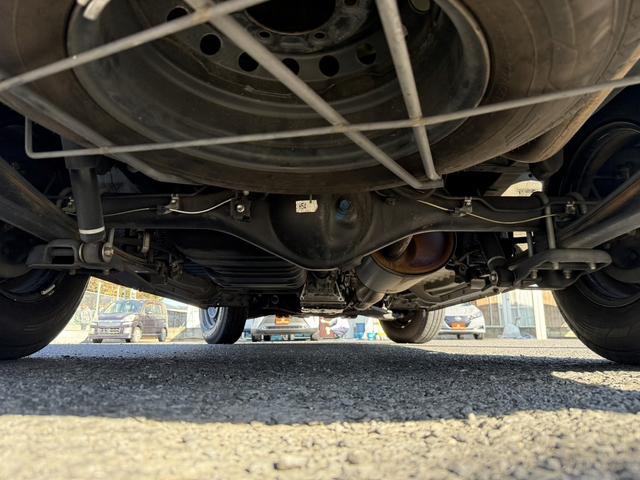 ハイエースバン スーパーGL ダークプライム 特別使用者 禁煙車 純正ナビ ワンセグ バックカメラ 両側スライドドア ビルドインETC DVD視聴可 AC100V電源 プッシュスタート LEDヘッドライト Bluetooth接続 メーター交換車(77枚目)