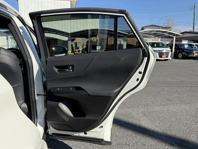 ハリアーハイブリッド Z 禁煙車 メーカー12.3インチナビ JBLプレミアムサウンド フルセグ バックカメラ 衝突軽減ブレーキ 電動リアゲート パワーシート リアクロストラフィックアラート ビルドインETC2.0 BSM(35枚目)