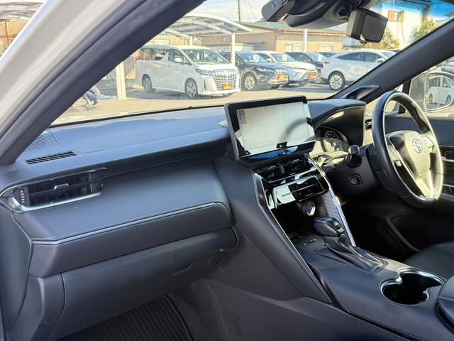 ハリアーハイブリッド Z 禁煙車 メーカー12.3インチナビ JBLプレミアムサウンド フルセグ バックカメラ 衝突軽減ブレーキ 電動リアゲート パワーシート リアクロストラフィックアラート ビルドインETC2.0 BSM(42枚目)