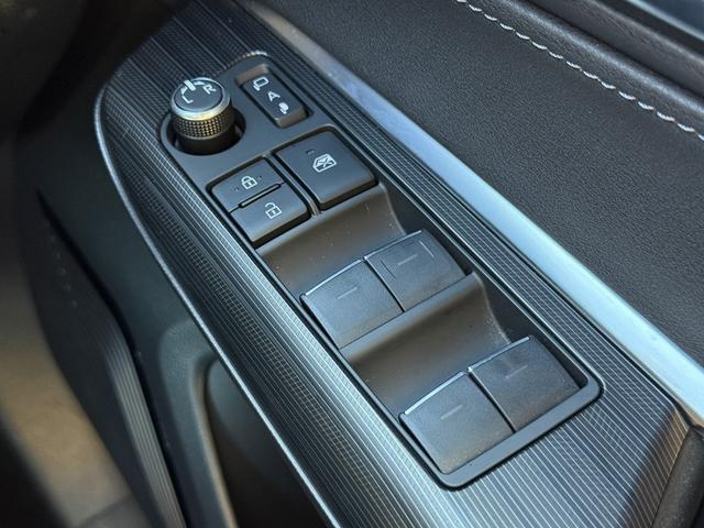 ハリアーハイブリッド Z 禁煙車 メーカー12.3インチナビ JBLプレミアムサウンド フルセグ バックカメラ 衝突軽減ブレーキ 電動リアゲート パワーシート リアクロストラフィックアラート ビルドインETC2.0 BSM(66枚目)