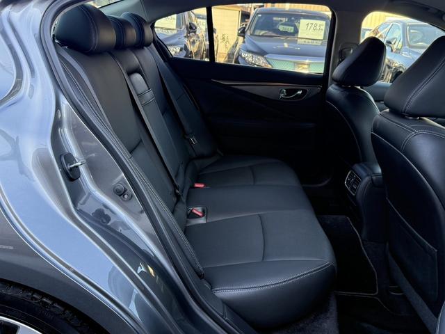 スカイライン 350GT ハイブリッド タイプSP 禁煙車 ワンオーナー メーカー8インチナビ アラウンドビューカメラ 黒革シート フルセグ 衝突軽減ブレーキ シートヒーター パワーシート ビルドインETC アダプティブクルーズコントロール 後側方支援(40枚目)