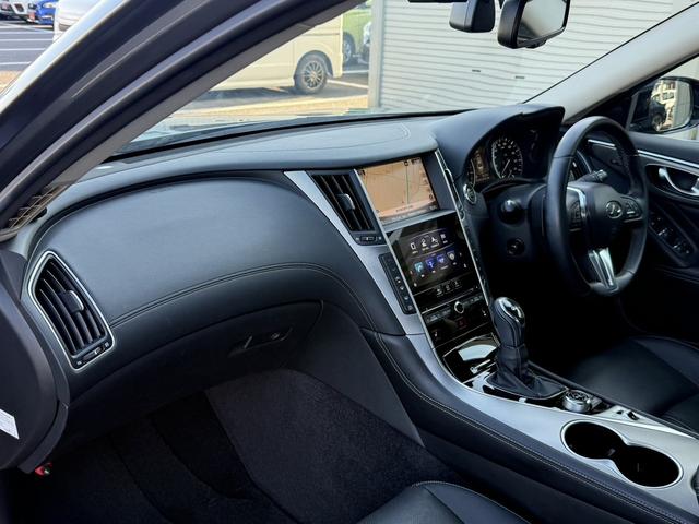 スカイライン 350GT ハイブリッド タイプSP 禁煙車 ワンオーナー メーカー8インチナビ アラウンドビューカメラ 黒革シート フルセグ 衝突軽減ブレーキ シートヒーター パワーシート ビルドインETC アダプティブクルーズコントロール 後側方支援(41枚目)