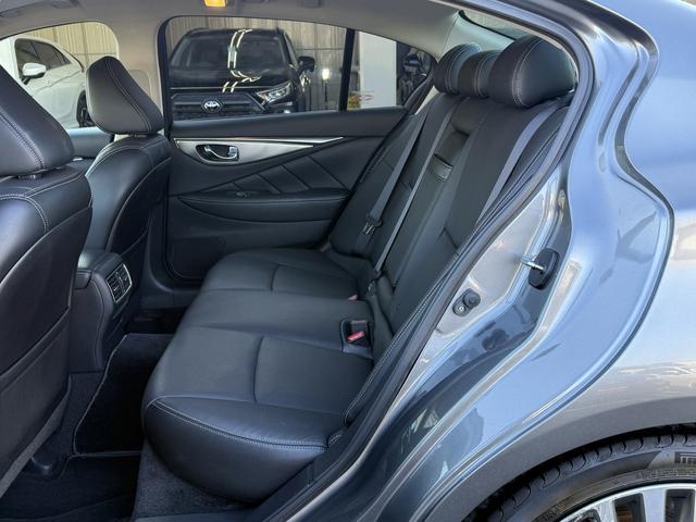 スカイライン 350GT ハイブリッド タイプSP 禁煙車 ワンオーナー メーカー8インチナビ アラウンドビューカメラ 黒革シート フルセグ 衝突軽減ブレーキ シートヒーター パワーシート ビルドインETC アダプティブクルーズコントロール 後側方支援(43枚目)