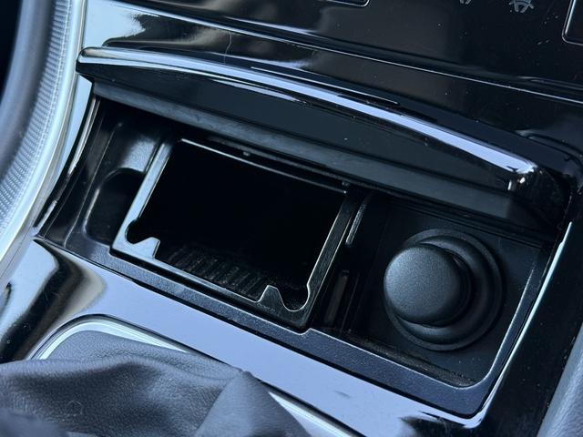 スカイライン 350GT ハイブリッド タイプSP 禁煙車 ワンオーナー メーカー8インチナビ アラウンドビューカメラ 黒革シート フルセグ 衝突軽減ブレーキ シートヒーター パワーシート ビルドインETC アダプティブクルーズコントロール 後側方支援(60枚目)