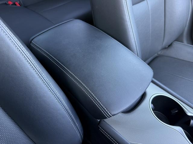 スカイライン 350GT ハイブリッド タイプSP 禁煙車 ワンオーナー メーカー8インチナビ アラウンドビューカメラ 黒革シート フルセグ 衝突軽減ブレーキ シートヒーター パワーシート ビルドインETC アダプティブクルーズコントロール 後側方支援(61枚目)