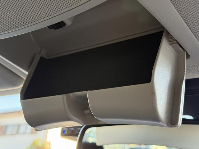 スカイライン 350GT ハイブリッド タイプSP 禁煙車 ワンオーナー メーカー8インチナビ アラウンドビューカメラ 黒革シート フルセグ 衝突軽減ブレーキ シートヒーター パワーシート ビルドインETC アダプティブクルーズコントロール 後側方支援(63枚目)