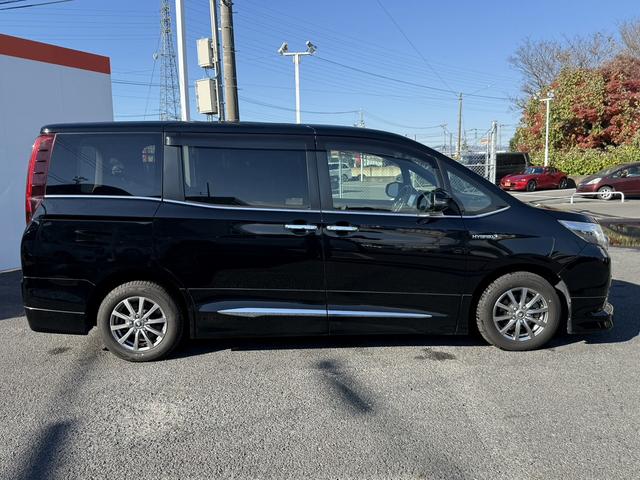 エスクァイア ハイブリッドXi 禁煙車 メーカー12インチ後席モニター メーカー10インチナビ フルセグ バックカメラ モデリスタフロントエアロ 衝突軽減ブレーキ ビルトインETC クルーズコントロール レーンキープ シートヒーター(5枚目)