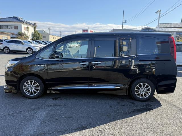 エスクァイア ハイブリッドXi 禁煙車 メーカー12インチ後席モニター メーカー10インチナビ フルセグ バックカメラ モデリスタフロントエアロ 衝突軽減ブレーキ ビルトインETC クルーズコントロール レーンキープ シートヒーター(9枚目)