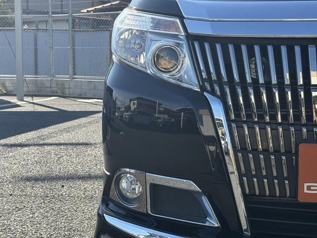 エスクァイア ハイブリッドXi 禁煙車 メーカー12インチ後席モニター メーカー10インチナビ フルセグ バックカメラ モデリスタフロントエアロ 衝突軽減ブレーキ ビルトインETC クルーズコントロール レーンキープ シートヒーター(11枚目)