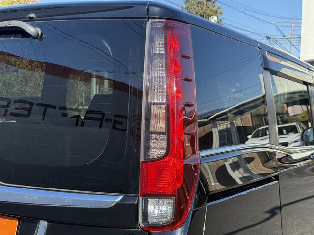 エスクァイア ハイブリッドXi 禁煙車 メーカー12インチ後席モニター メーカー10インチナビ フルセグ バックカメラ モデリスタフロントエアロ 衝突軽減ブレーキ ビルトインETC クルーズコントロール レーンキープ シートヒーター(15枚目)