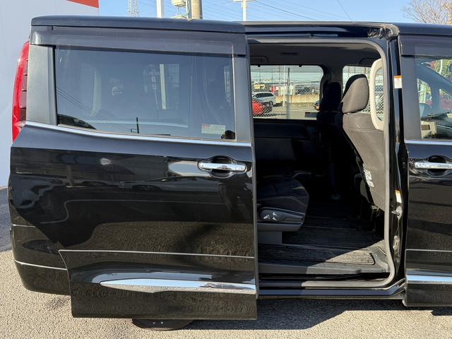 エスクァイア ハイブリッドXi 禁煙車 メーカー12インチ後席モニター メーカー10インチナビ フルセグ バックカメラ モデリスタフロントエアロ 衝突軽減ブレーキ ビルトインETC クルーズコントロール レーンキープ シートヒーター(25枚目)