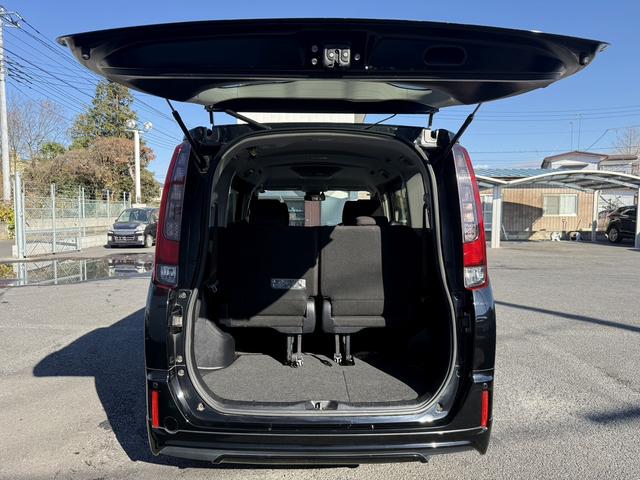 エスクァイア ハイブリッドXi 禁煙車 メーカー12インチ後席モニター メーカー10インチナビ フルセグ バックカメラ モデリスタフロントエアロ 衝突軽減ブレーキ ビルトインETC クルーズコントロール レーンキープ シートヒーター(26枚目)