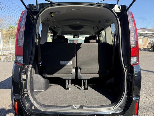 エスクァイア ハイブリッドXi 禁煙車 メーカー12インチ後席モニター メーカー10インチナビ フルセグ バックカメラ モデリスタフロントエアロ 衝突軽減ブレーキ ビルトインETC クルーズコントロール レーンキープ シートヒーター(27枚目)