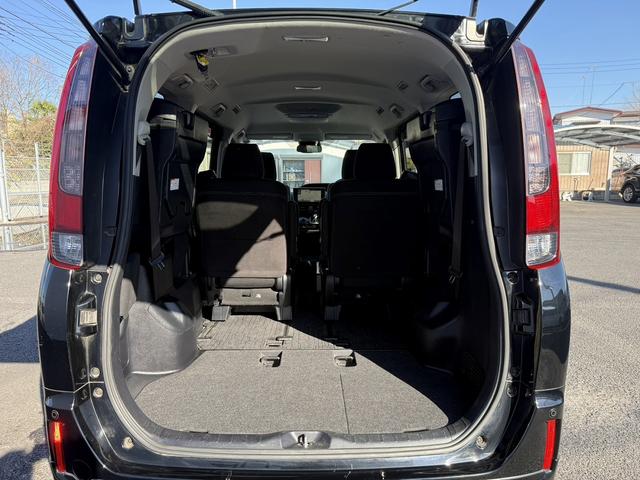 エスクァイア ハイブリッドXi 禁煙車 メーカー12インチ後席モニター メーカー10インチナビ フルセグ バックカメラ モデリスタフロントエアロ 衝突軽減ブレーキ ビルトインETC クルーズコントロール レーンキープ シートヒーター(28枚目)