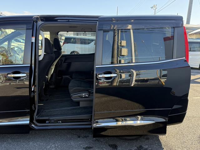 エスクァイア ハイブリッドXi 禁煙車 メーカー12インチ後席モニター メーカー10インチナビ フルセグ バックカメラ モデリスタフロントエアロ 衝突軽減ブレーキ ビルトインETC クルーズコントロール レーンキープ シートヒーター(31枚目)