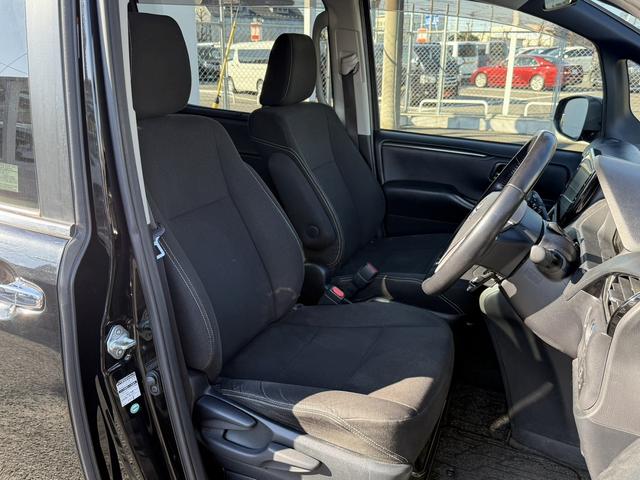 エスクァイア ハイブリッドXi 禁煙車 メーカー12インチ後席モニター メーカー10インチナビ フルセグ バックカメラ モデリスタフロントエアロ 衝突軽減ブレーキ ビルトインETC クルーズコントロール レーンキープ シートヒーター(33枚目)