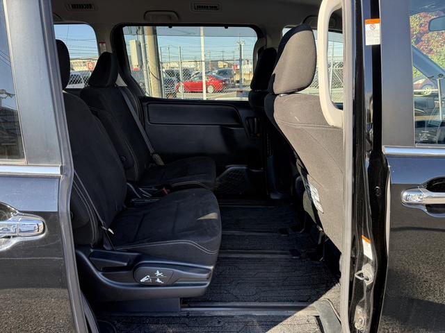 エスクァイア ハイブリッドXi 禁煙車 メーカー12インチ後席モニター メーカー10インチナビ フルセグ バックカメラ モデリスタフロントエアロ 衝突軽減ブレーキ ビルトインETC クルーズコントロール レーンキープ シートヒーター(34枚目)