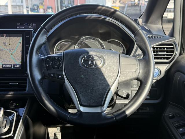 エスクァイア ハイブリッドXi 禁煙車 メーカー12インチ後席モニター メーカー10インチナビ フルセグ バックカメラ モデリスタフロントエアロ 衝突軽減ブレーキ ビルトインETC クルーズコントロール レーンキープ シートヒーター(43枚目)