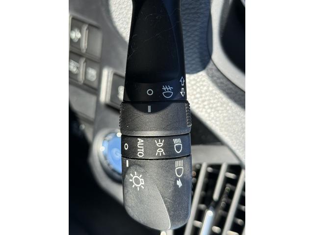 エスクァイア ハイブリッドXi 禁煙車 メーカー12インチ後席モニター メーカー10インチナビ フルセグ バックカメラ モデリスタフロントエアロ 衝突軽減ブレーキ ビルトインETC クルーズコントロール レーンキープ シートヒーター(52枚目)