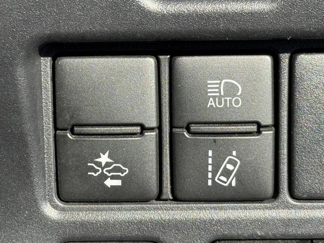 エスクァイア ハイブリッドXi 禁煙車 メーカー12インチ後席モニター メーカー10インチナビ フルセグ バックカメラ モデリスタフロントエアロ 衝突軽減ブレーキ ビルトインETC クルーズコントロール レーンキープ シートヒーター(58枚目)