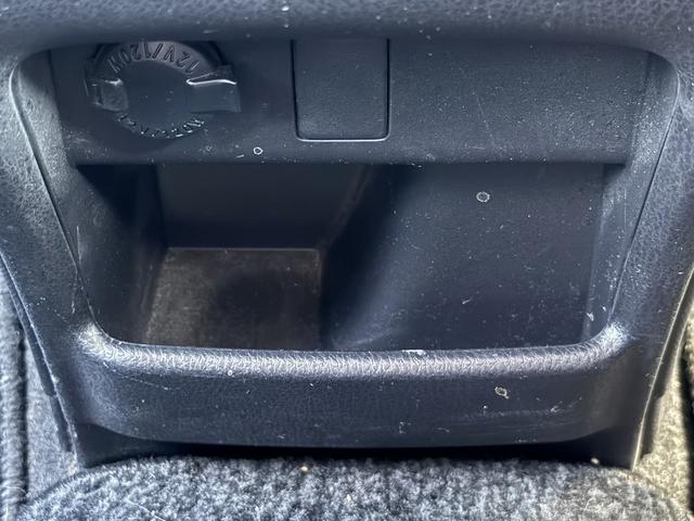 エスクァイア ハイブリッドXi 禁煙車 メーカー12インチ後席モニター メーカー10インチナビ フルセグ バックカメラ モデリスタフロントエアロ 衝突軽減ブレーキ ビルトインETC クルーズコントロール レーンキープ シートヒーター(64枚目)