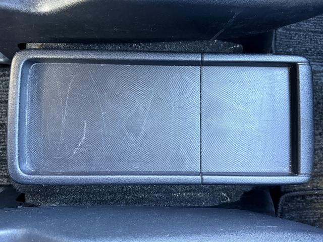 エスクァイア ハイブリッドXi 禁煙車 メーカー12インチ後席モニター メーカー10インチナビ フルセグ バックカメラ モデリスタフロントエアロ 衝突軽減ブレーキ ビルトインETC クルーズコントロール レーンキープ シートヒーター(65枚目)