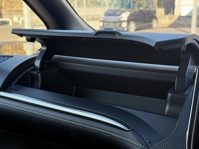 エスクァイア ハイブリッドXi 禁煙車 メーカー12インチ後席モニター メーカー10インチナビ フルセグ バックカメラ モデリスタフロントエアロ 衝突軽減ブレーキ ビルトインETC クルーズコントロール レーンキープ シートヒーター(66枚目)