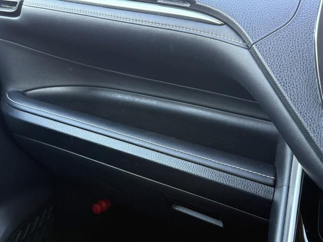 エスクァイア ハイブリッドXi 禁煙車 メーカー12インチ後席モニター メーカー10インチナビ フルセグ バックカメラ モデリスタフロントエアロ 衝突軽減ブレーキ ビルトインETC クルーズコントロール レーンキープ シートヒーター(67枚目)