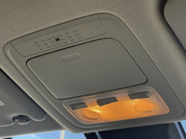 エスクァイア ハイブリッドXi 禁煙車 メーカー12インチ後席モニター メーカー10インチナビ フルセグ バックカメラ モデリスタフロントエアロ 衝突軽減ブレーキ ビルトインETC クルーズコントロール レーンキープ シートヒーター(71枚目)