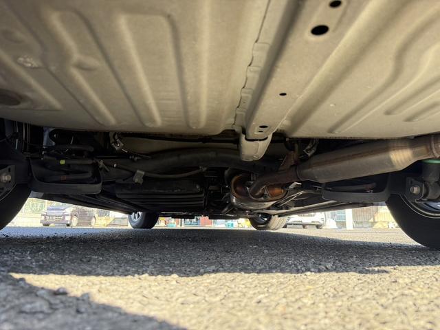 エスクァイア ハイブリッドXi 禁煙車 メーカー12インチ後席モニター メーカー10インチナビ フルセグ バックカメラ モデリスタフロントエアロ 衝突軽減ブレーキ ビルトインETC クルーズコントロール レーンキープ シートヒーター(78枚目)