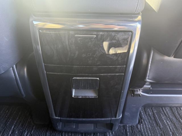 アルファード 2.5S Cパッケージ 後期型 禁煙車 メーカー12型後席モニター メーカー10.5型ナビ 両側電動スライドドア フルセグ バックカメラ 電動リアゲート アダクティブクルーズコントロール ビルトインETC2.0(70枚目)