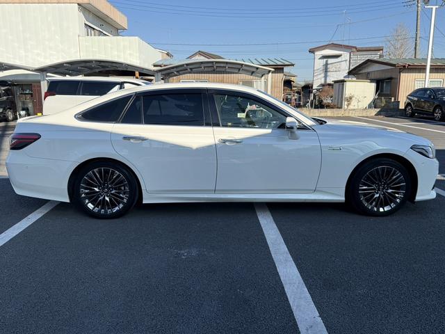 クラウンハイブリッド G-エグゼクティブ 禁煙車 純正8型ナビ アラウンドビューモニター フルセグ シートヒーター ベンチレーション アダクティブクルーズコントロール 衝突被害軽減ブレーキ クリアランスソナー ETC2.0 BSM(9枚目)