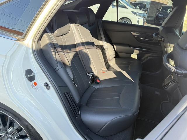 クラウンハイブリッド G-エグゼクティブ 禁煙車 純正8型ナビ アラウンドビューモニター フルセグ シートヒーター ベンチレーション アダクティブクルーズコントロール 衝突被害軽減ブレーキ クリアランスソナー ETC2.0 BSM(16枚目)