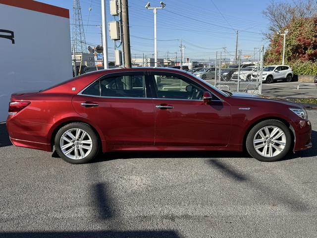 クラウンハイブリッド アスリートS 禁煙車 純正8インチナビ フルセグ バックカメラ シートヒーター ステアリングヒーター クリアランスソナー クルーズコントロール パワーシート 純正17インチアルミホイール DVD視聴可 スマートキー(9枚目)