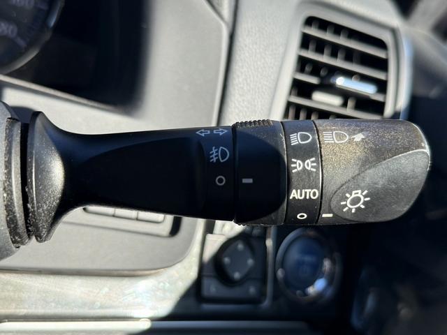 クラウンハイブリッド アスリートS 禁煙車 純正8インチナビ フルセグ バックカメラ シートヒーター ステアリングヒーター クリアランスソナー クルーズコントロール パワーシート 純正17インチアルミホイール DVD視聴可 スマートキー(64枚目)