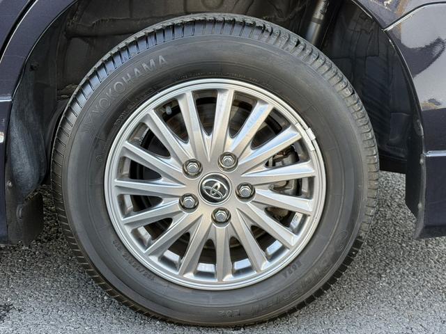 エスクァイア ハイブリッドGi 禁煙車 メーカー11インチ後席モニター 純正8型ナビ 両側電動スライドドア フルセグ バックカメラ 黒革シート シートヒーター ビルトインETC 置くだけ充電 純正15インチアルミホイール LED(33枚目)