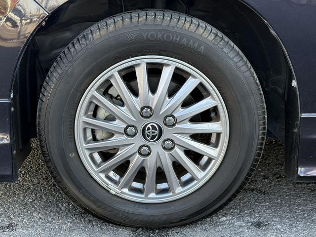 エスクァイア ハイブリッドGi 禁煙車 メーカー11インチ後席モニター 純正8型ナビ 両側電動スライドドア フルセグ バックカメラ 黒革シート シートヒーター ビルトインETC 置くだけ充電 純正15インチアルミホイール LED(34枚目)