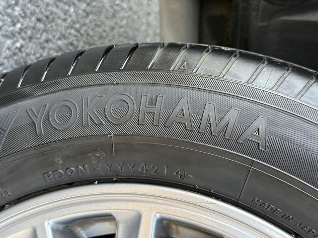 エスクァイア ハイブリッドGi 禁煙車 メーカー11インチ後席モニター 純正8型ナビ 両側電動スライドドア フルセグ バックカメラ 黒革シート シートヒーター ビルトインETC 置くだけ充電 純正15インチアルミホイール LED(35枚目)