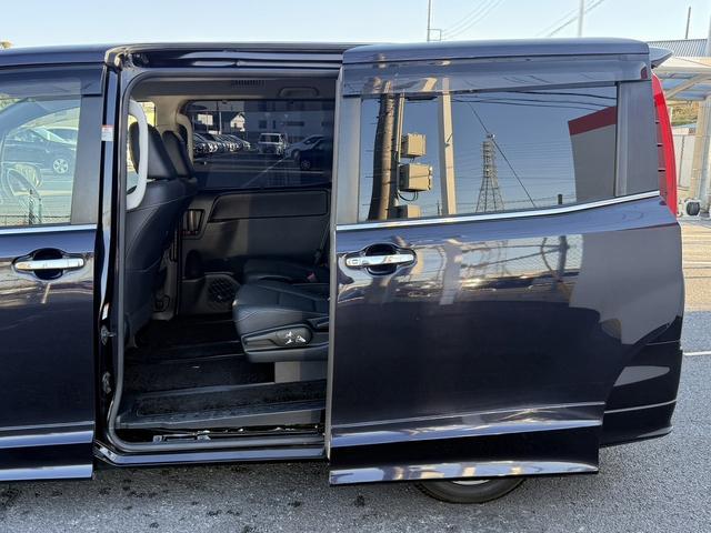 エスクァイア ハイブリッドGi 禁煙車 メーカー11インチ後席モニター 純正8型ナビ 両側電動スライドドア フルセグ バックカメラ 黒革シート シートヒーター ビルトインETC 置くだけ充電 純正15インチアルミホイール LED(45枚目)