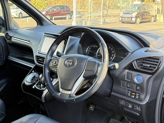 エスクァイア ハイブリッドGi 禁煙車 メーカー11インチ後席モニター 純正8型ナビ 両側電動スライドドア フルセグ バックカメラ 黒革シート シートヒーター ビルトインETC 置くだけ充電 純正15インチアルミホイール LED(46枚目)