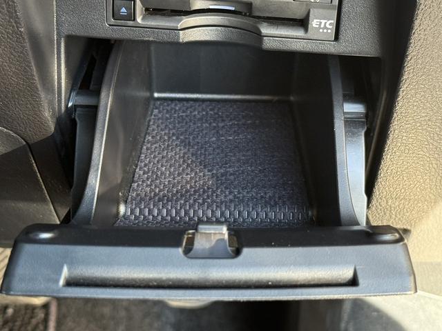 アルファード ２．５Ｓ　Ｃパッケージ　後期型　禁煙車　メーカー９型ナビ　両側電動スライドドア　黒革シート　衝突軽減ブレーキ　フルセグ　バックカメラ　シートエアコン　アダクティブクルーズコントロール　パワーシート　デジタルインナーミラー（64枚目）