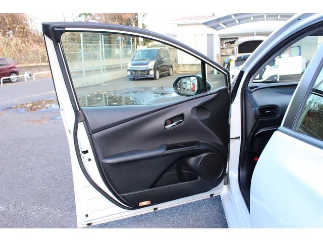 プリウス S 後期型 禁煙車 パノラマビューモニター セーフティセンス 純正ナビ インテリジェントクリアランスソナー ビルドインETC AC100V電源 純正15インチアルミホイール LEDヘッドライト(42枚目)