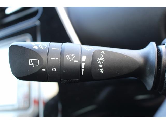 プリウス S 後期型 禁煙車 パノラマビューモニター セーフティセンス 純正ナビ インテリジェントクリアランスソナー ビルドインETC AC100V電源 純正15インチアルミホイール LEDヘッドライト(52枚目)