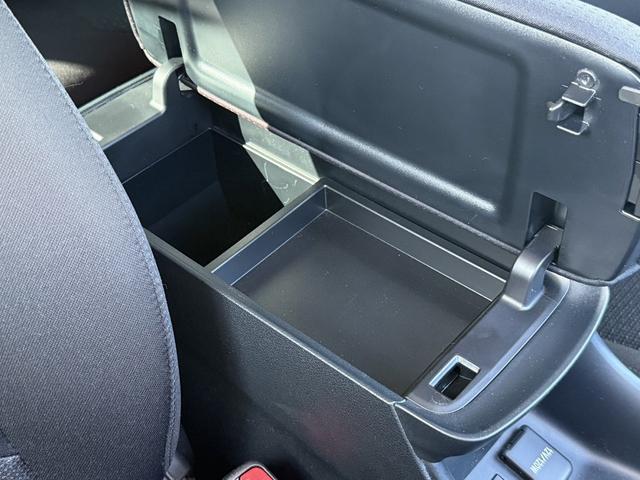 プリウス S 後期型 禁煙車 ワンオーナー モデリスタフルエアロ 純正9インチディスプレイ フルセグ バックカメラ 衝突軽減ブレーキ アダプティブクルーズコントロール ビルトインETC2.0 Bluetooth接続(68枚目)