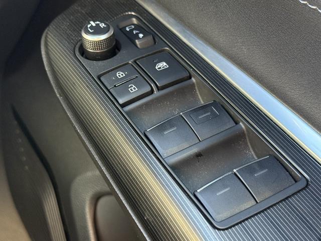 TOYOTA HARRIER Z LEATHER PACKAGE