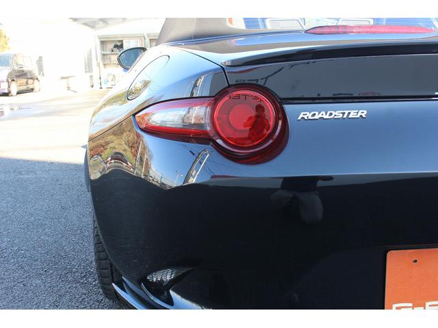 ロードスター ＲＳ　禁煙車　６速ＭＴ　ＭＡＺＤＡＳＰＥＤＥフルエアロ　柿本マフラー　純正ナビ　ＲＥＣＡＲＯシート　ＢＯＳＥ　シートヒーター　ＥＴＣ　フルセグ　Ｂｌｕｅｔｏｏｔｈ　純正１６インチアルミホイール　レーンキープ（20枚目）
