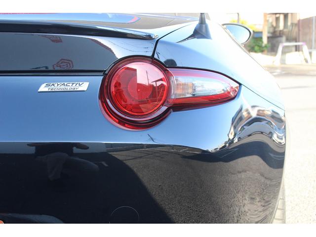 ロードスター ＲＳ　禁煙車　６速ＭＴ　ＭＡＺＤＡＳＰＥＤＥフルエアロ　柿本マフラー　純正ナビ　ＲＥＣＡＲＯシート　ＢＯＳＥ　シートヒーター　ＥＴＣ　フルセグ　Ｂｌｕｅｔｏｏｔｈ　純正１６インチアルミホイール　レーンキープ（22枚目）