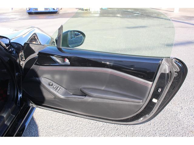 ロードスター ＲＳ　禁煙車　６速ＭＴ　ＭＡＺＤＡＳＰＥＤＥフルエアロ　柿本マフラー　純正ナビ　ＲＥＣＡＲＯシート　ＢＯＳＥ　シートヒーター　ＥＴＣ　フルセグ　Ｂｌｕｅｔｏｏｔｈ　純正１６インチアルミホイール　レーンキープ（30枚目）